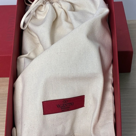 AUTHENTIC Valentino Garavani Rockstud Quilted Slide Sandals—Pink - Picture 7 of 7